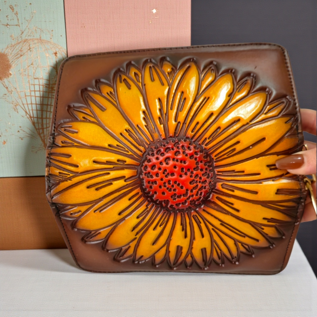 Set Artesanal Mochila con Billetera a Juego Diseño Floral Grabado