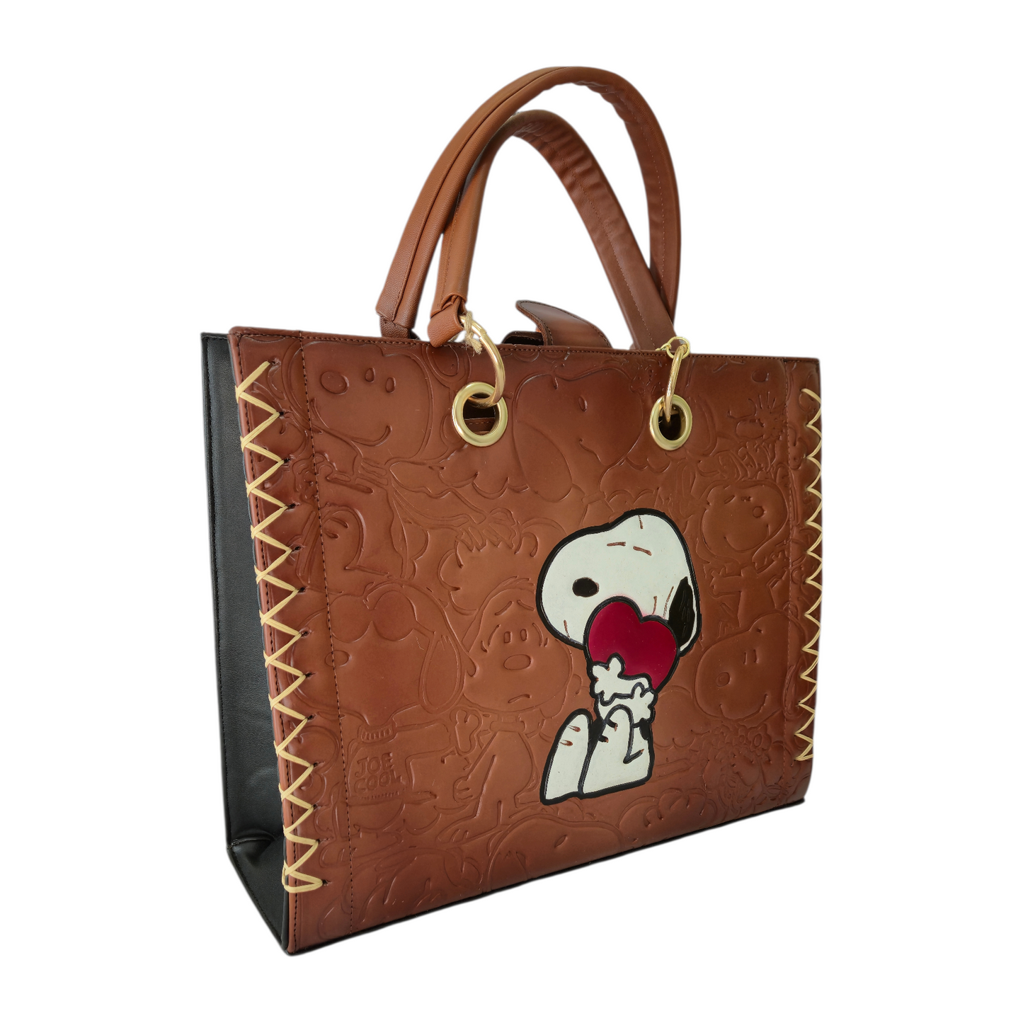 Bolsa de Mano Café con Diseño en Relieve + Cosmetiquera Crossbody con Detalle de Perrito