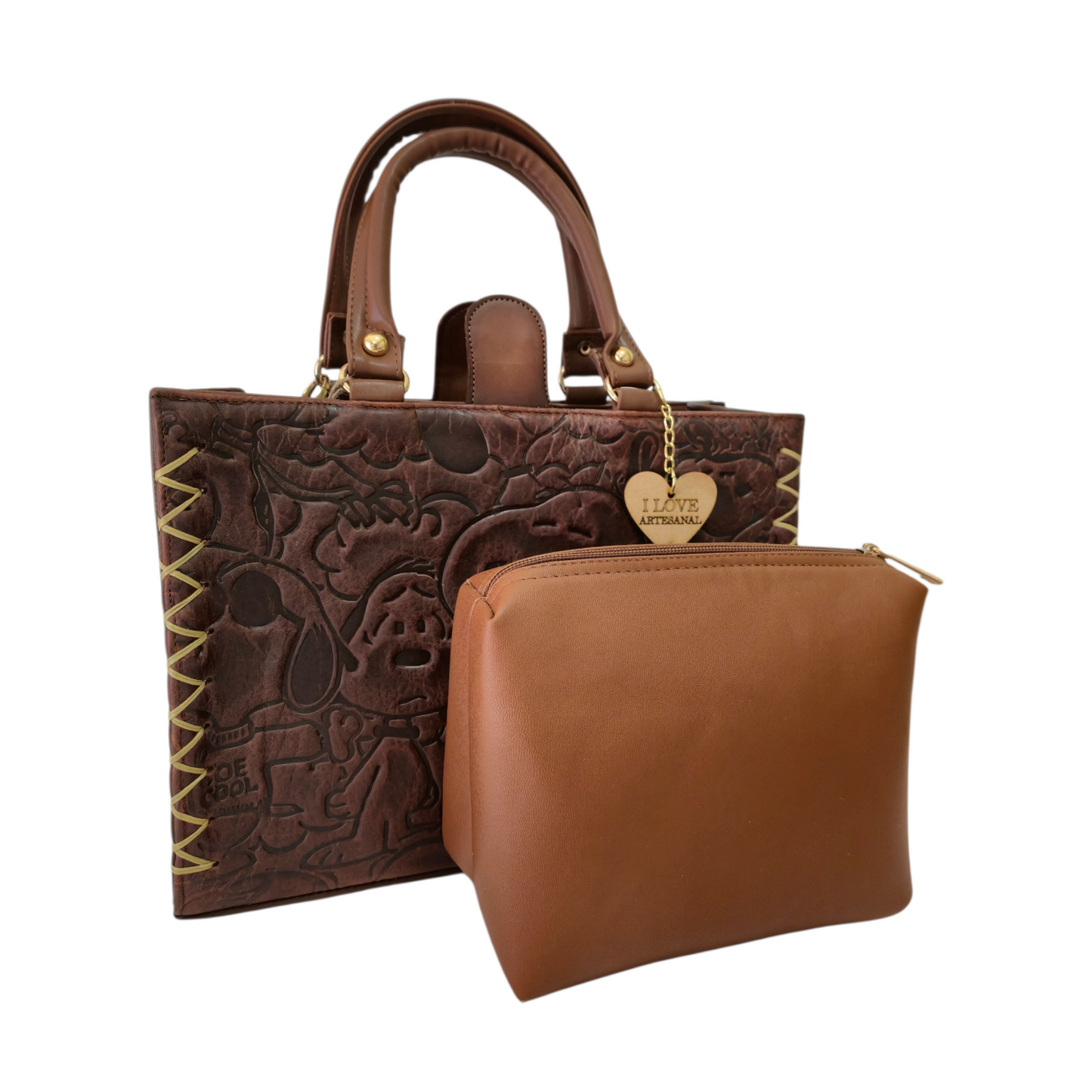 Bolsa artesanal café con Snoopy grabado en relieve y cosmetiquera