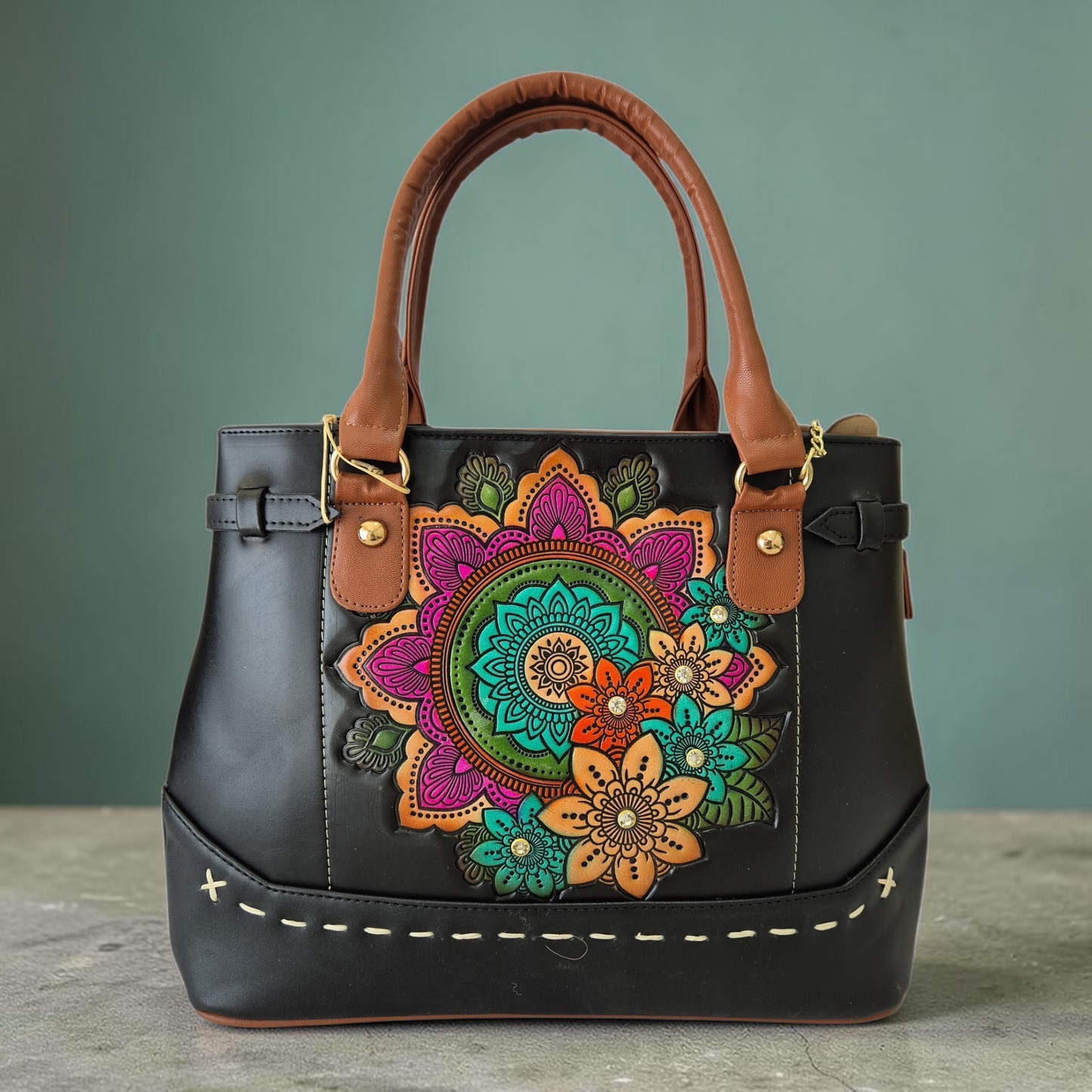 Bolsa artesanal con mandala floral multicolor