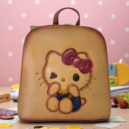 Mochila artesanal grabada con diseño tierno