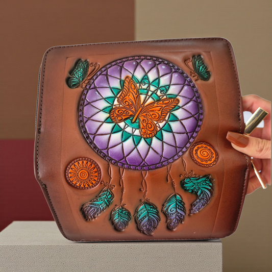 Billetera café artesanal doble cierre con diseño mariposa y atrapasueños lila