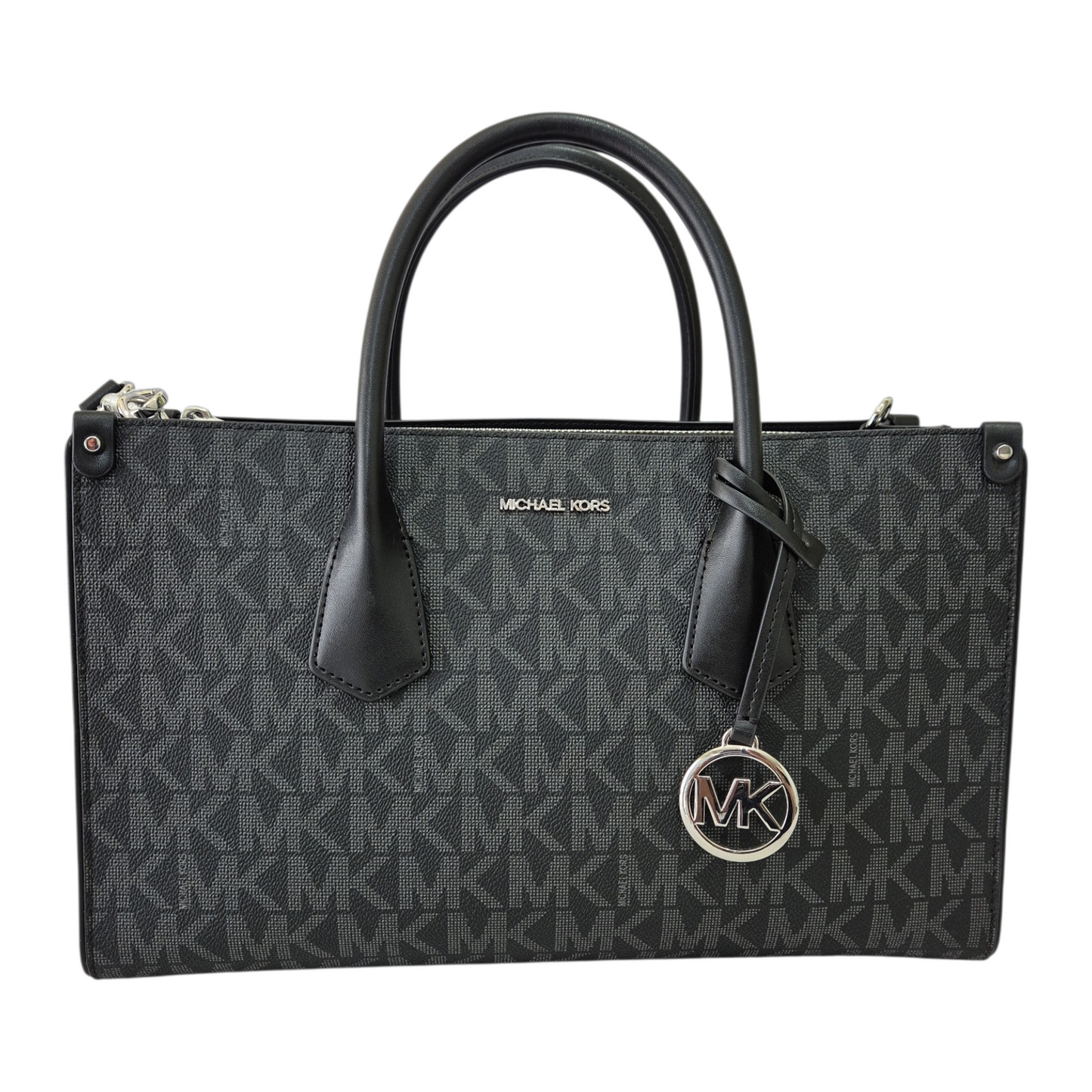 Bolsa Michael Kors negra tipo tote con logo MK y correa ajustable
