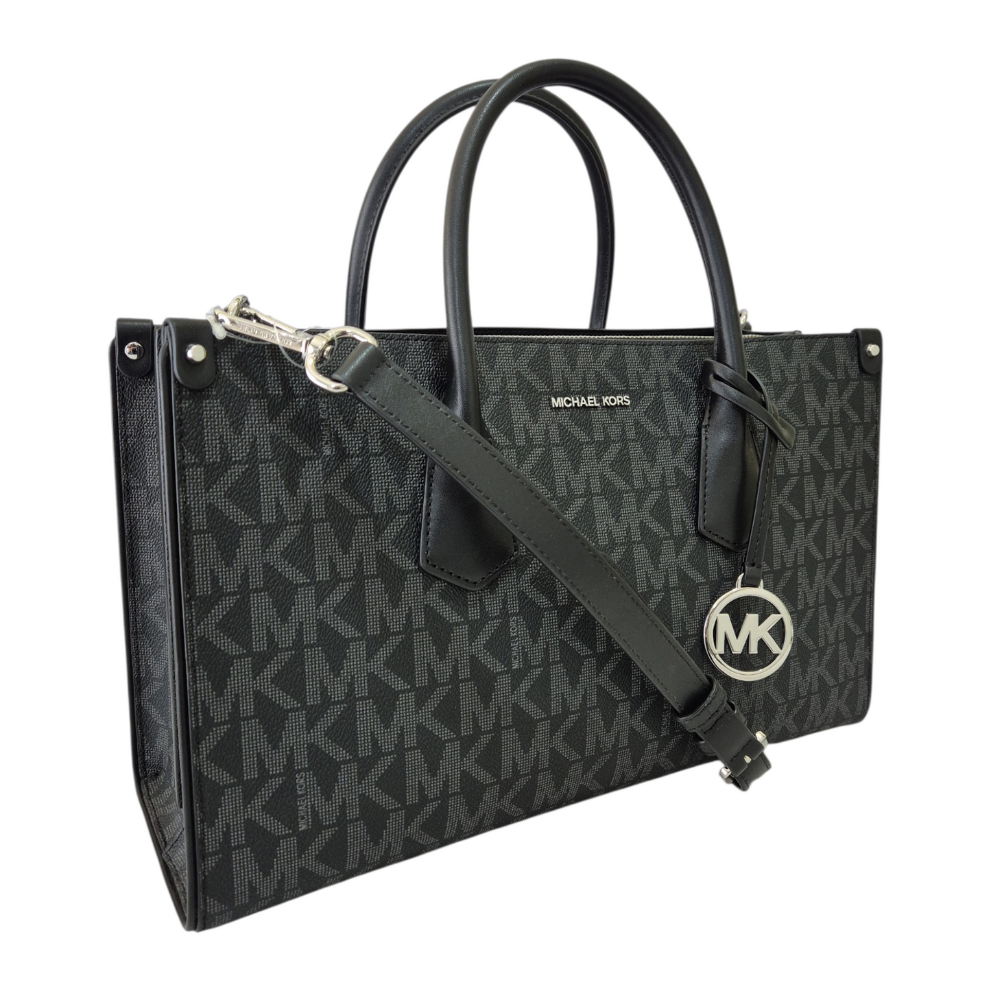 Bolsa Michael Kors negra tipo tote con logo MK y correa ajustable