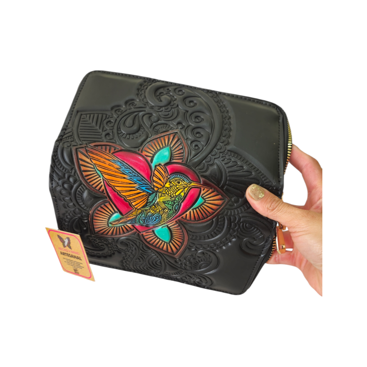 Billetera artesanal de piel grabada con colibrí multicolor
