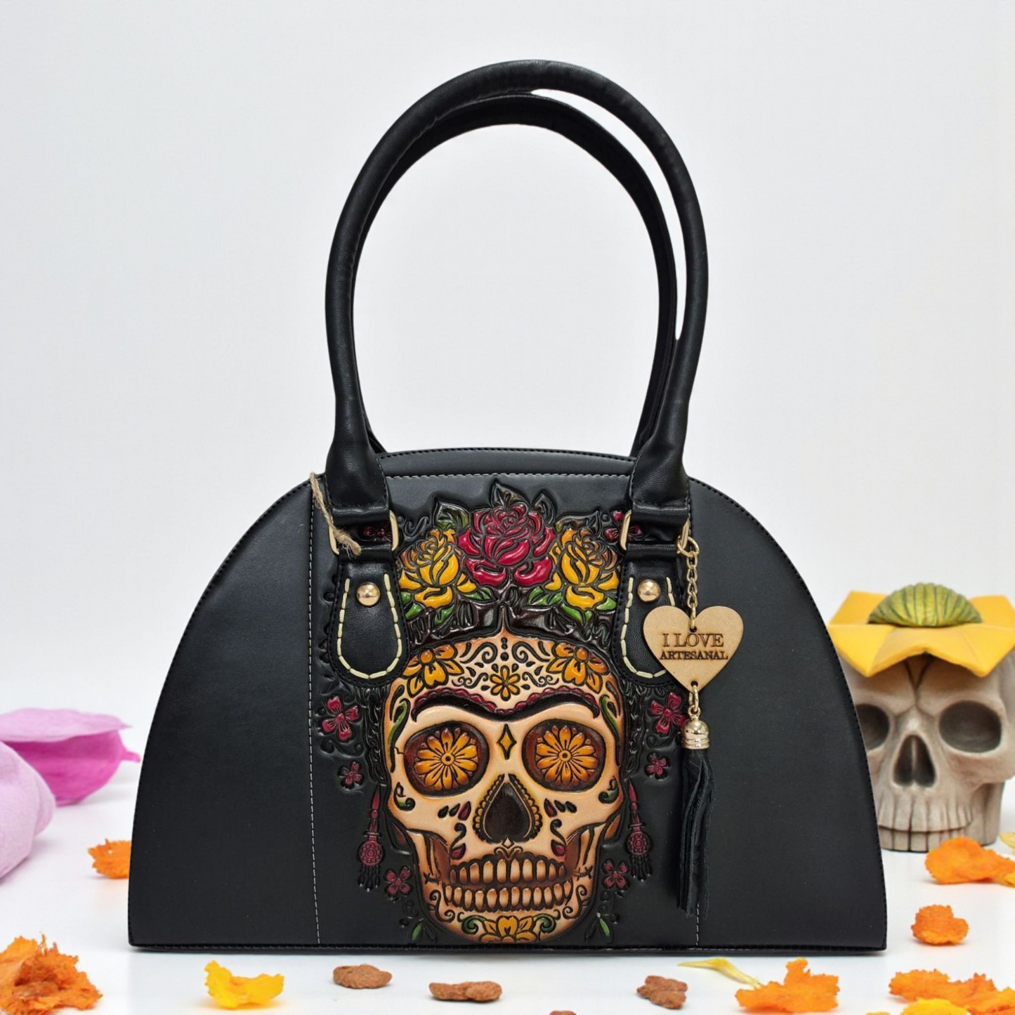 Bolsa de Mano Artesanal Negra con Calavera Floral Grabada – Estilo Mexicano Únicos