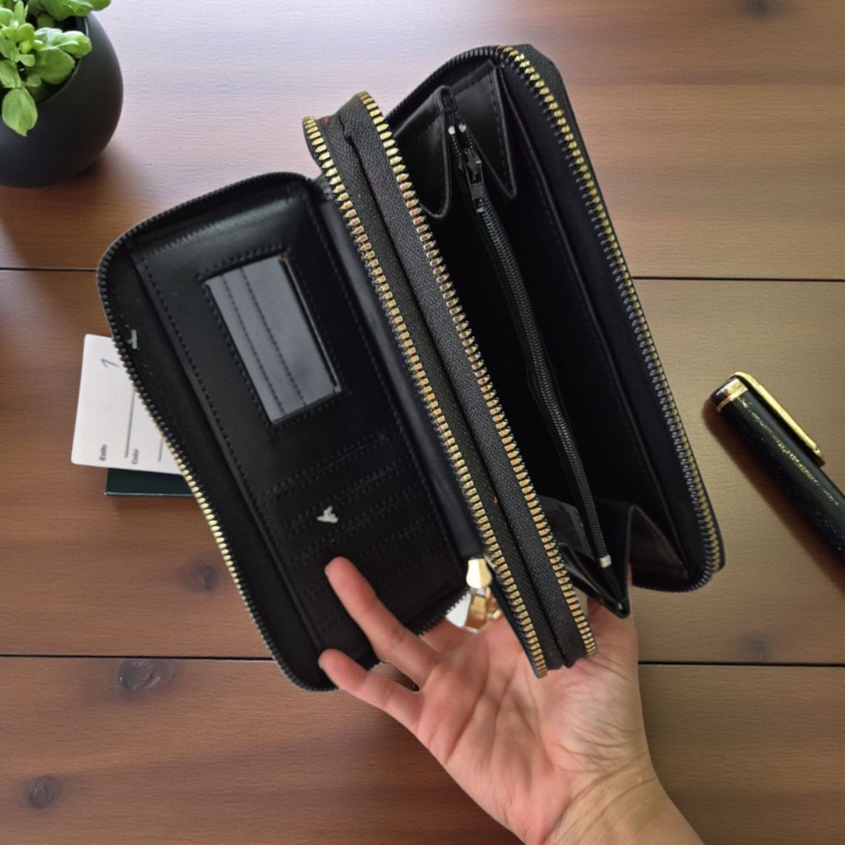 Billetera Artesanal de Piel con Diseño Calavera Floral – Color negro