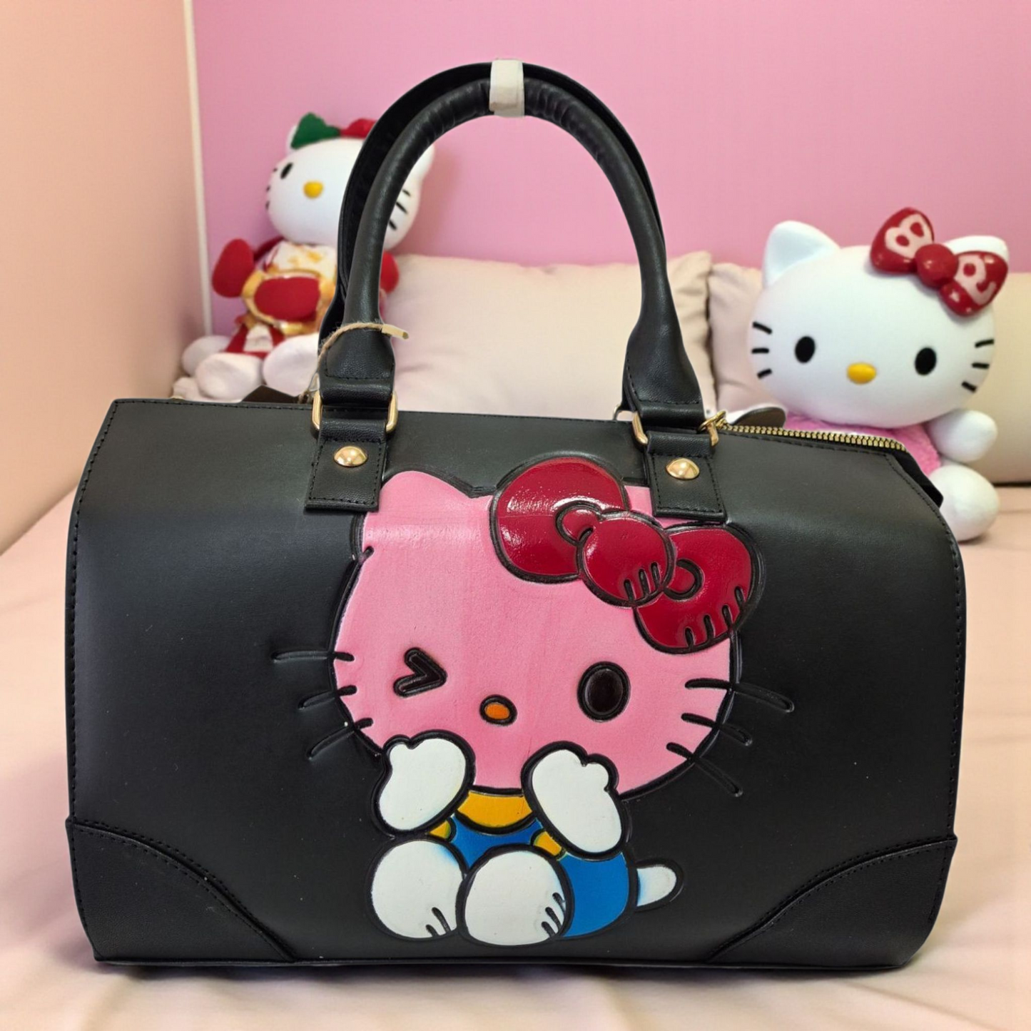 Bolsa artesanal con personaje tierno grabado a mano