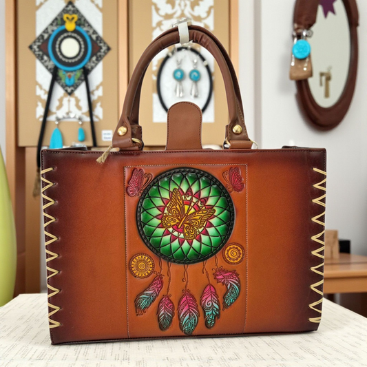 Bolsa artesanal grabada con atrapasueños y mariposas – Hecha a mano, diseño único