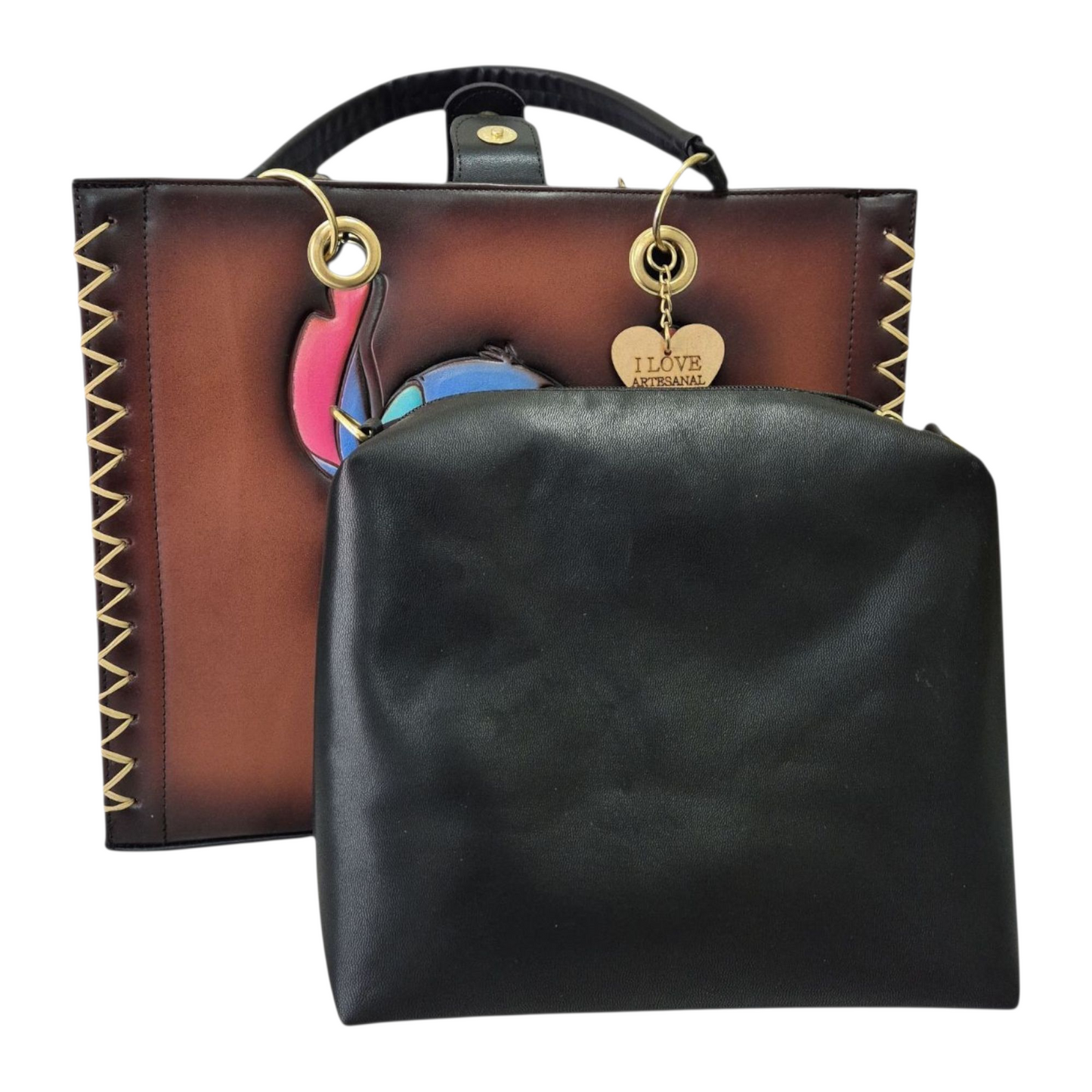 Bolsa artesanal café con diseño colorido de personaje grabado a mano