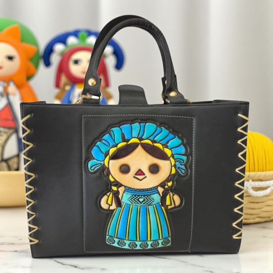 Bolsa artesanal con muñequita mexicana Lele tonos azul - Hecha a mano