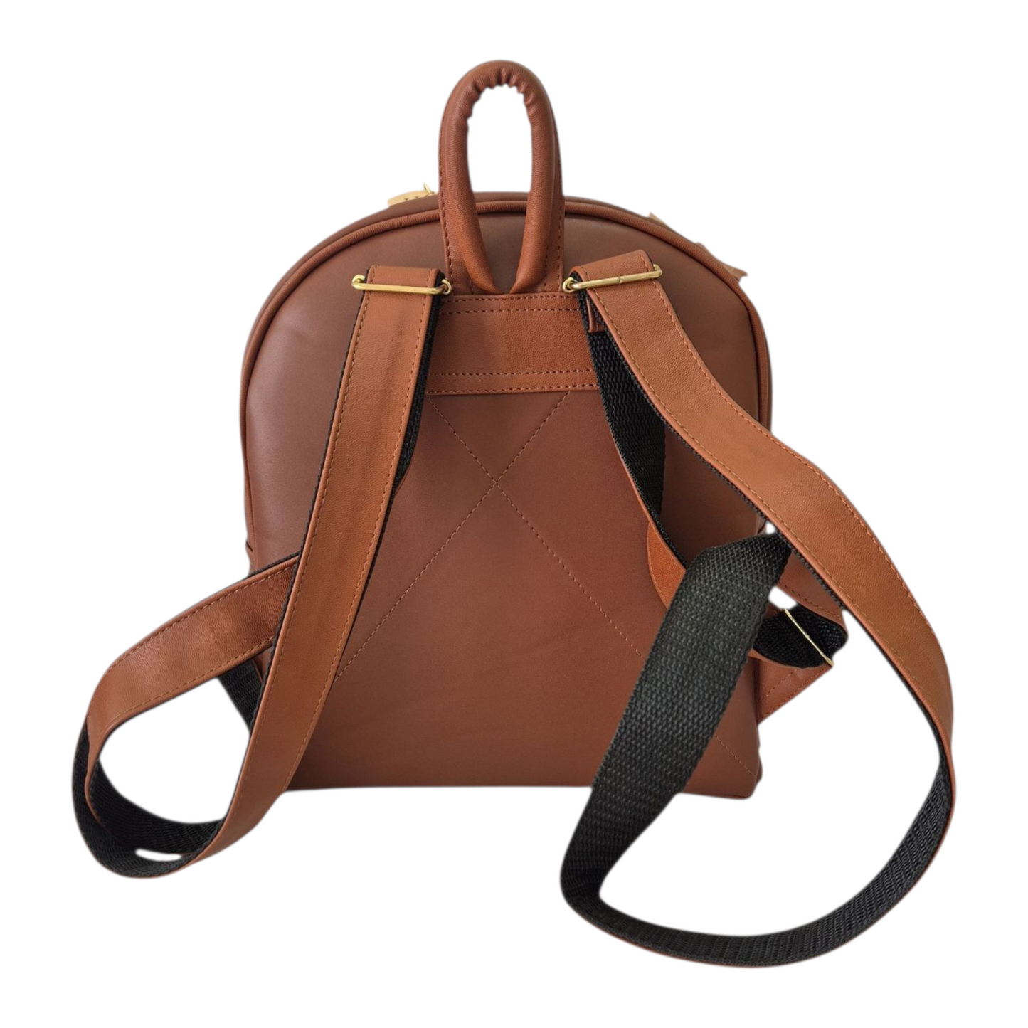 Mochila artesanal pintada a mano en tonos tierra con diseño en relieve