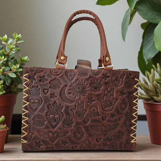 Bolsa artesanal café grabada con símbolos místicos – Asa corta y larga ajustable