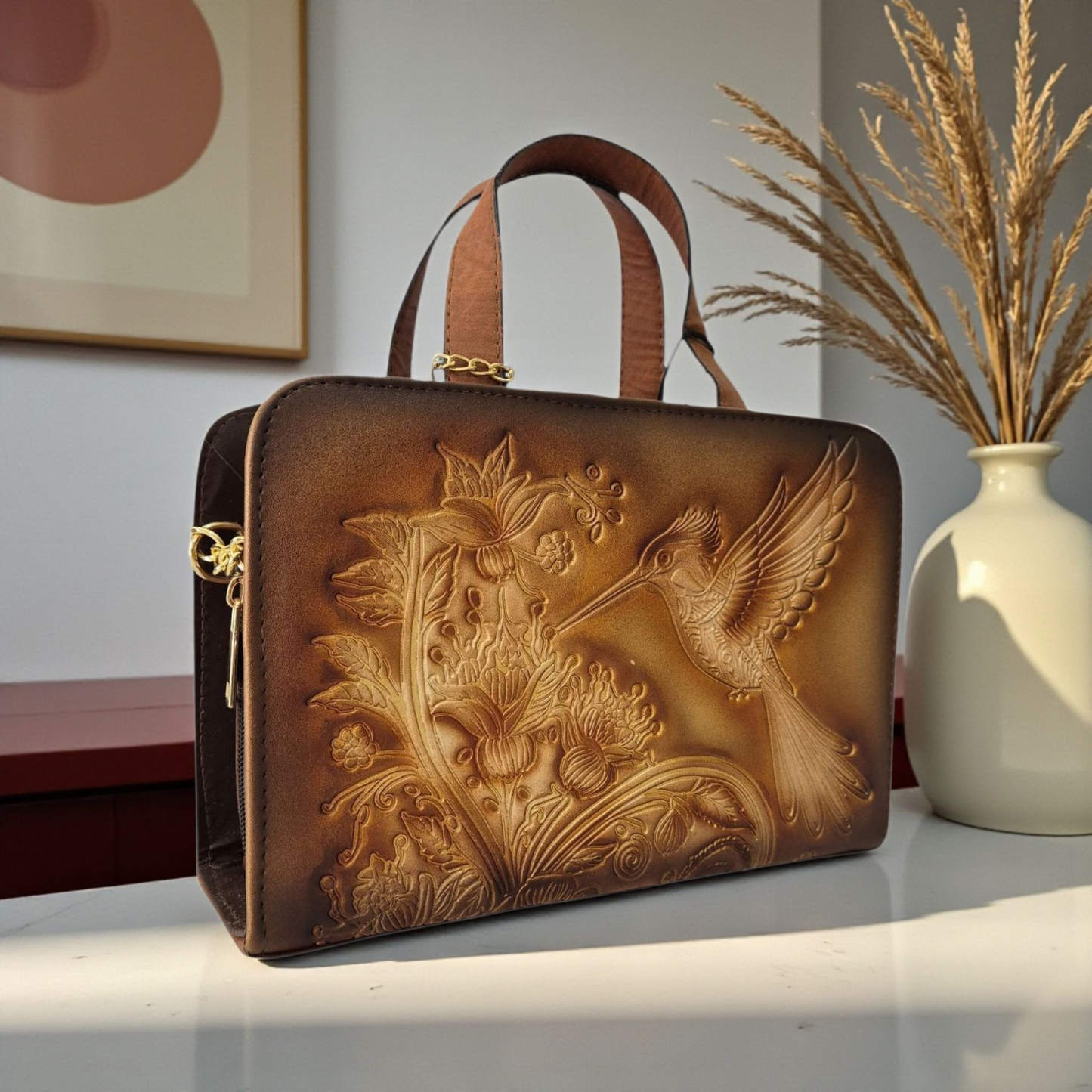 Bolsa artesanal grabada con colibrí diseño hecho a mano