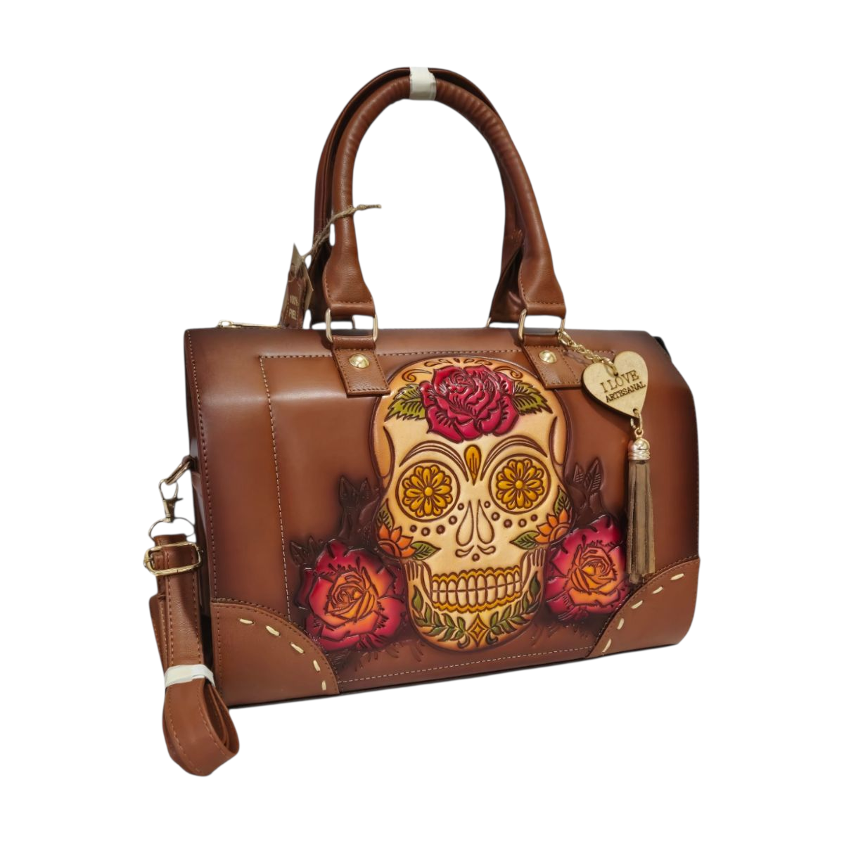 Bolsa artesanal color café con diseño de calavera y flores grabadas a mano estilo mexicano