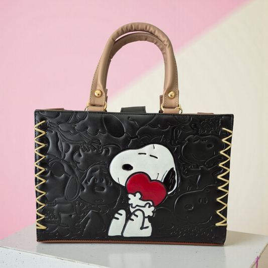 Bolso de Mano Artesanal en Relieve con Diseño Romántico y Detalles Dorados