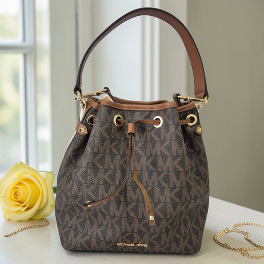 Bolsa Michael Kors Maeve bucket signature café original
