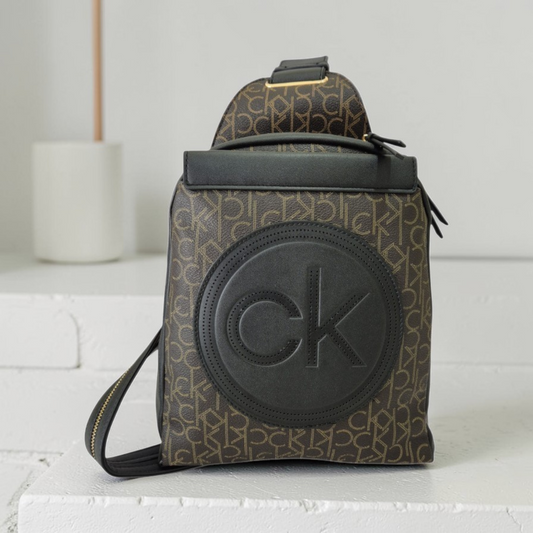 Mochila Calvin Klein Original Diseño Monograma con Logo Frontal