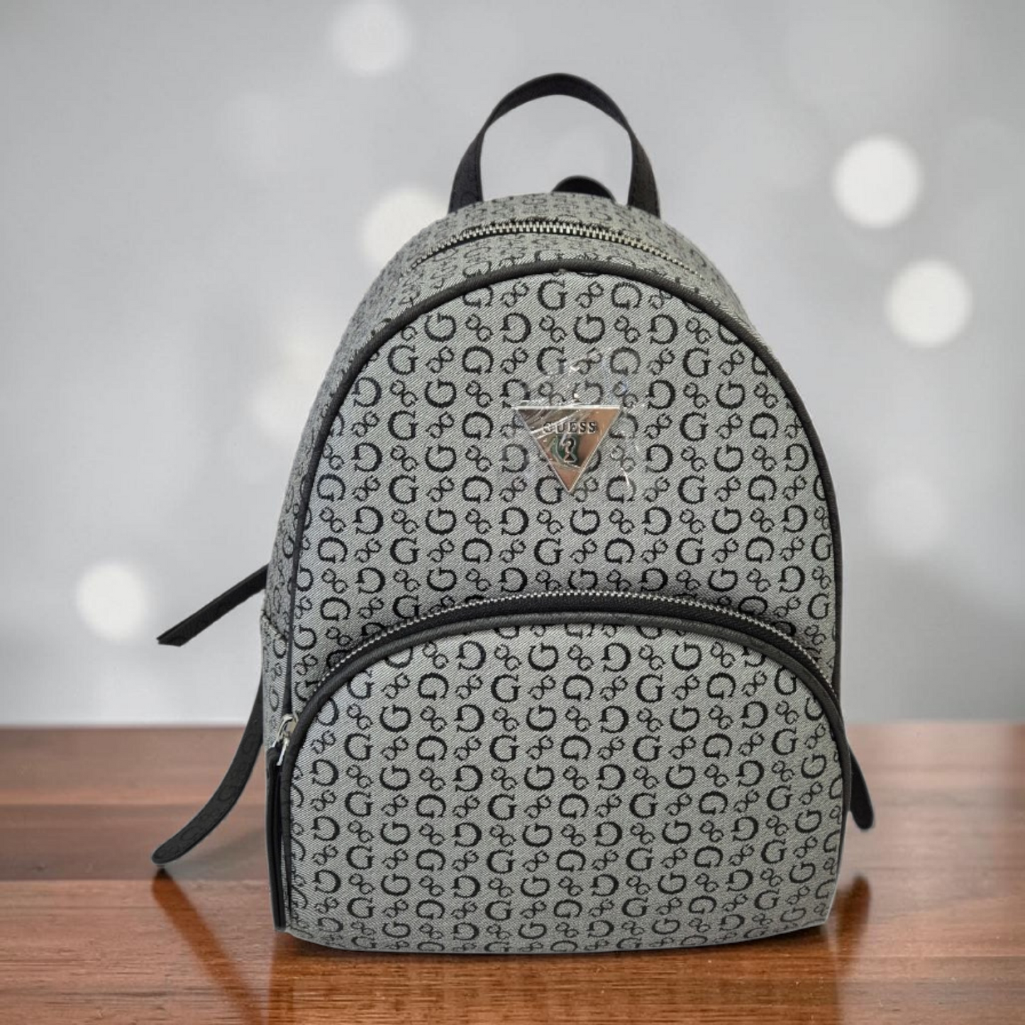 Mochila Guess gris con monograma y cartera a juego original