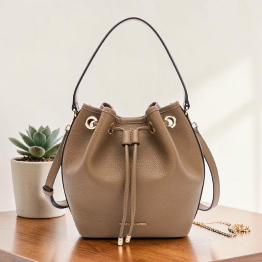 Bolsa Michael Kors Avery bucket mediana beige husk original