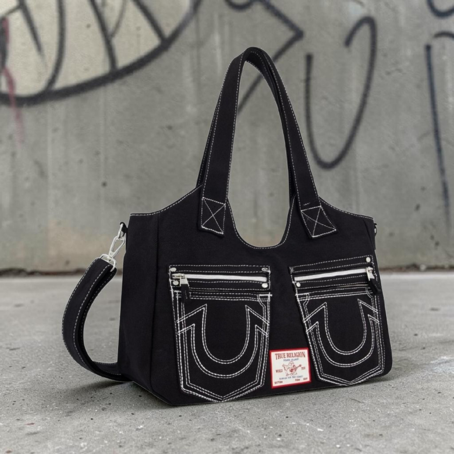 Stylish handbag and crossbody bag with detachable coin purse – modern and practical style
