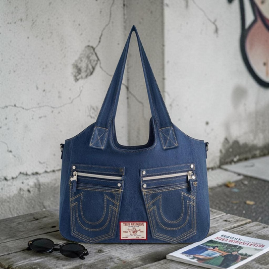 Bolsa True Religion Azul Denim Oscuro Tipo Satchel con Correa Ajustable