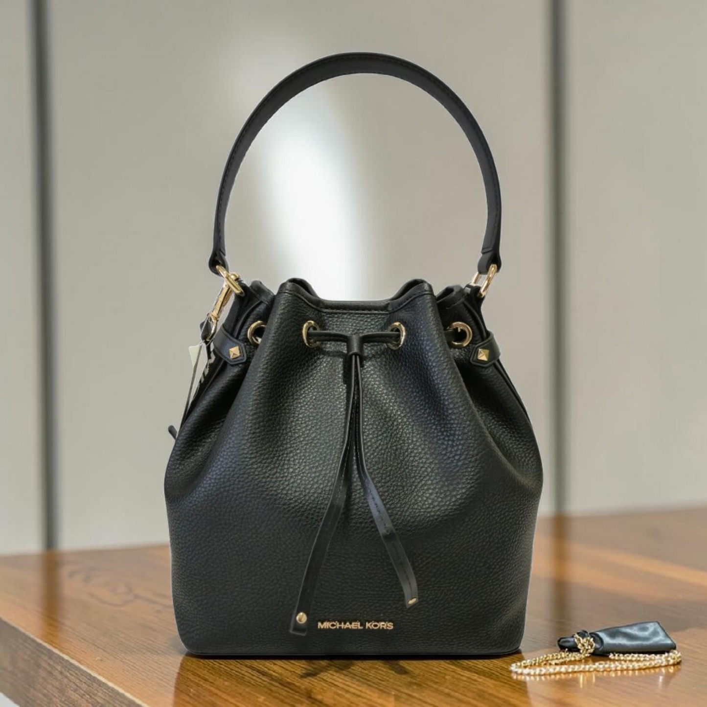 Stylish handbag and crossbody bag with detachable coin purse – modern and practical style