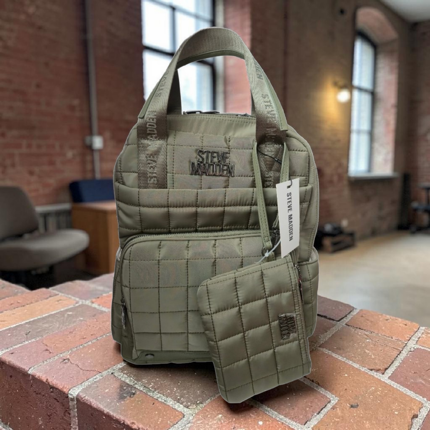 Mochila Steve Madden Tote Backpack Acolchada Verde Olivo con Monedero