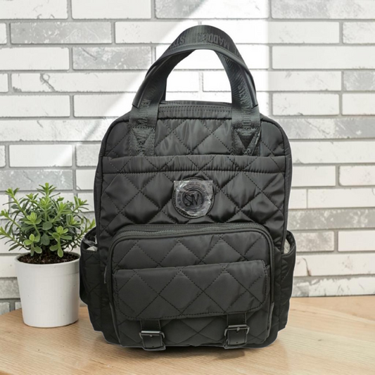 Mochila Steve Madden Negra Acolchada Tipo Tote Backpack con 5 Compartimentos