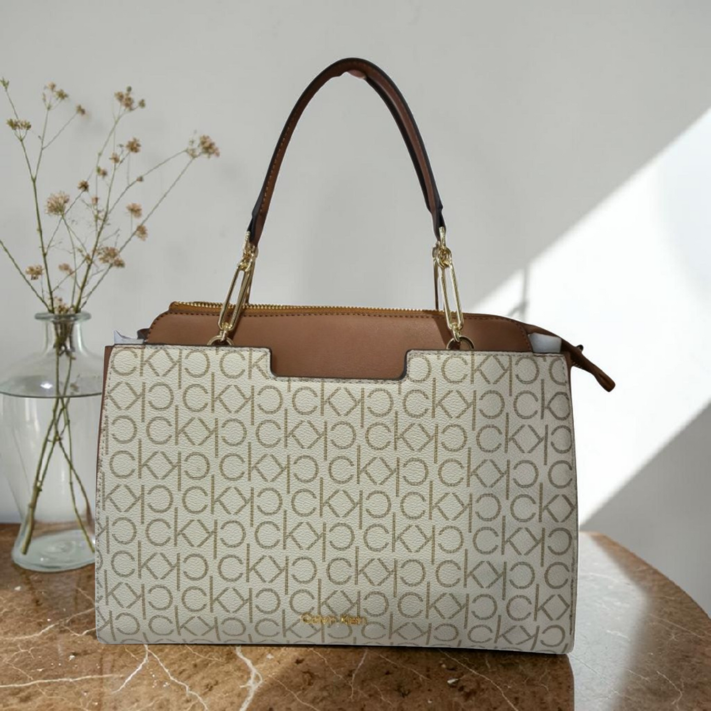 Stylish handbag and crossbody bag with detachable coin purse – modern and practical style