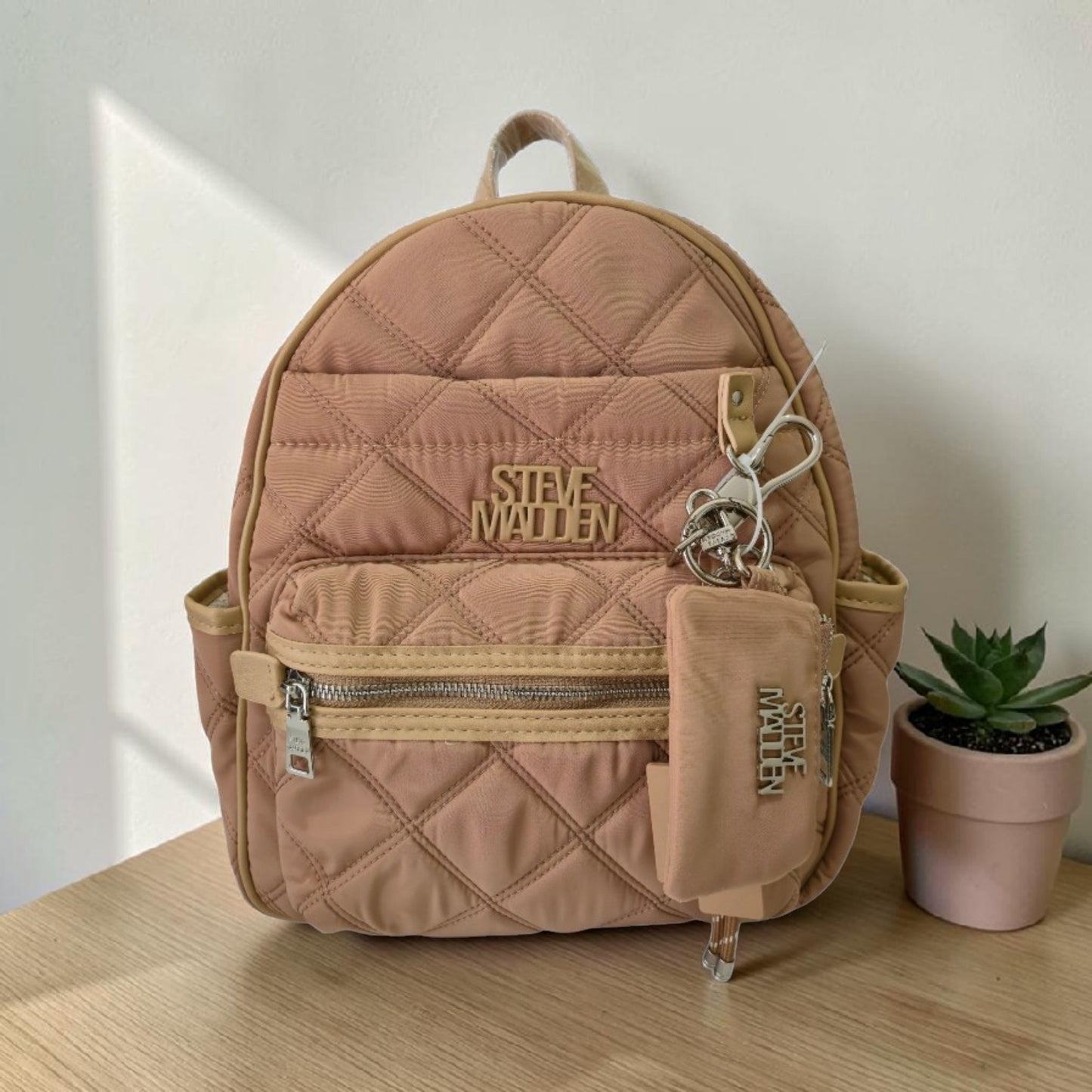 Stylish handbag and crossbody bag with detachable coin purse – modern and practical style