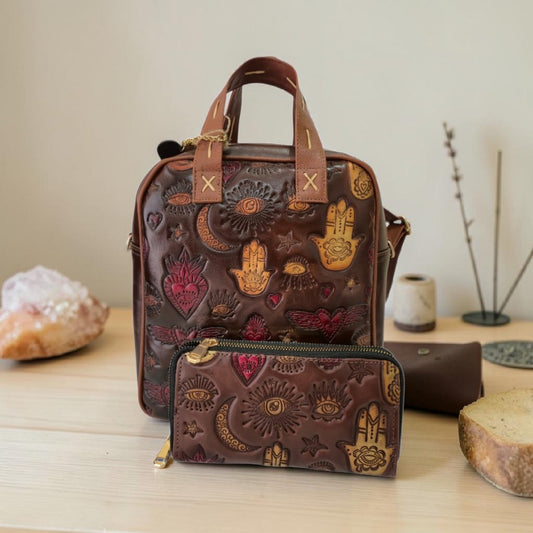 Bolsa Mochila Artesanal Café con Cartera Diseño Ojos y Mano de Fátima