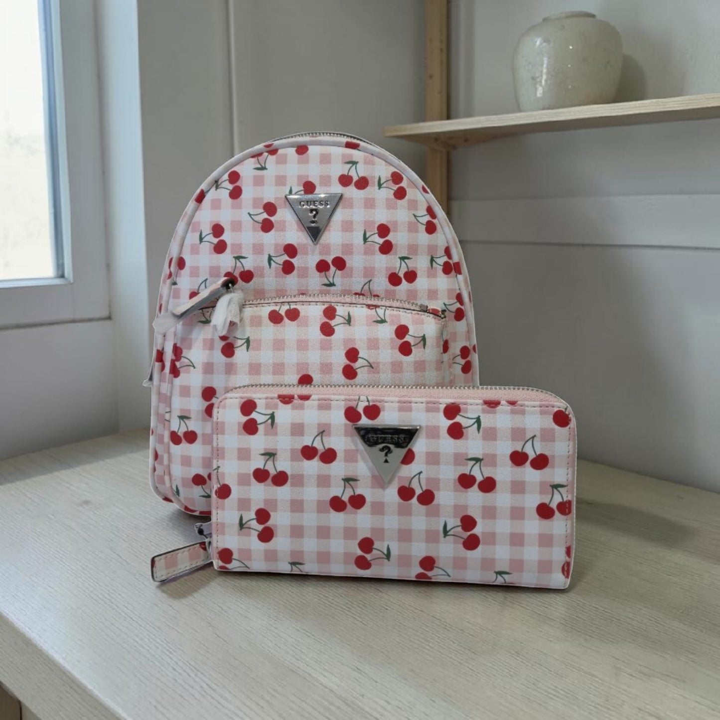 Stylish handbag and crossbody bag with detachable coin purse – modern and practical style