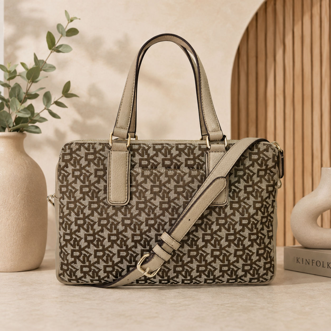 Stylish handbag and crossbody bag with detachable coin purse – modern and practical style