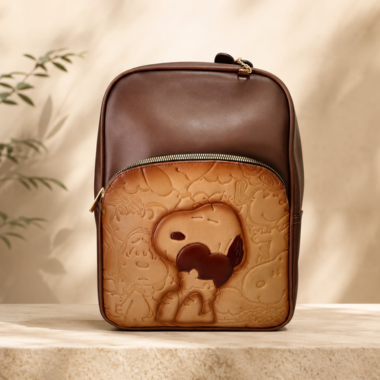 Mochila Artesanal Café con Snoopy en Relieve